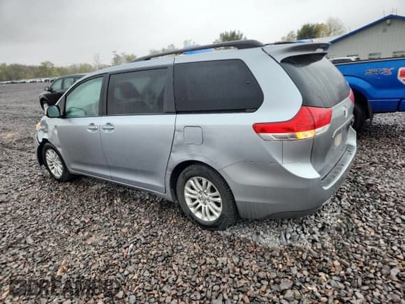 ✅ 2014 Toyota Sienna XLE • VIN: 5TDYK3DC4ES514134 • Лот: 82766385. Опубликован ранее на Copart с пробегом 227 163 миль. Бесплатный доступ к архиву аукционных продаж из США и подробный отчёт об истории автомобиля на DreamBid. Изображение 2.