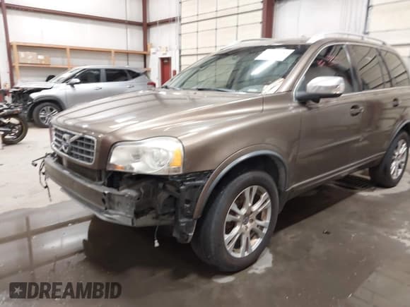 ✅ 2013 Volvo XC90 Premier Plus • VIN: YV4952CZ1D1644277 • Lot: 42864440. Wystawiony na IAAI z przebiegiem 173 156 mil. Bezpłatny archiwum sprzedaży aukcyjnych z USA i szczegółowy raport historii pojazdu na DreamBid. Zdjęcie 15.