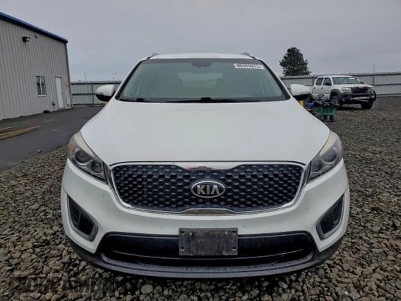 ✅ 2017 Kia Sorento LX • VIN: 5XYPG4A57HG196696 • Lot: 96345975. Listed on Copart with 83,257 mi. Free auction sales archive from the USA and detailed vehicle history report at DreamBid. Image 5.