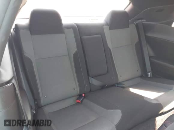 2016 Dodge Challenger SXT Plus z VIN 2C3CDZAG6GH137763, wystawiony jako IAAI lot #43310704 z przebiegiem 119 926 mil mil oraz . Historia ofert i sprzedaży dostępna na DreamBid. Obrazek 8.