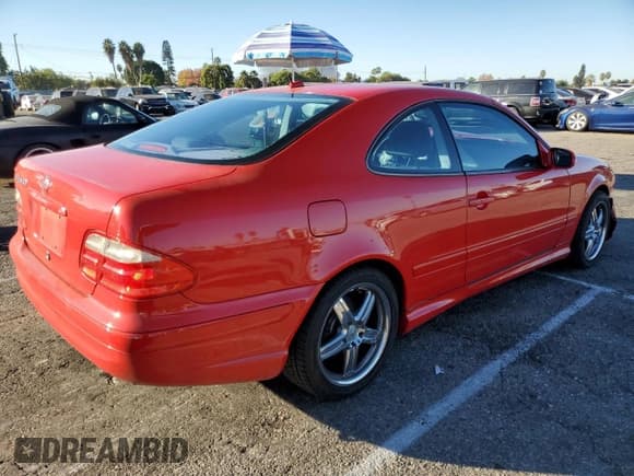 ✅ 2000 Mercedes-Benz CLK 320/430 • VIN: WDBLJ70G3YF140289 • Лот: 80795614. Опубликован ранее на Copart с пробегом 158 313 миль. Бесплатный доступ к архиву аукционных продаж из США и подробный отчёт об истории автомобиля на DreamBid. Изображение 3.