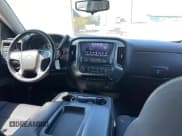 ✅ 2019 Chevrolet Silverado 1500 LT • VIN: 2GCRCPEC3K1163680 • Lot: 89691865. Wystawiony na Copart z przebiegiem 139 881 mil. Bezpłatny archiwum sprzedaży aukcyjnych z USA i szczegółowy raport historii pojazdu na DreamBid. Zdjęcie 9.