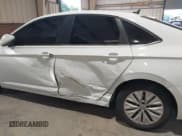 ✅ 2020 Volkswagen Jetta S • VIN: 3VWCB7BU0LM075828 • Lot: 42752408. Wystawiony na IAAI z przebiegiem 116 012 mil. Bezpłatny archiwum sprzedaży aukcyjnych z USA i szczegółowy raport historii pojazdu na DreamBid. Zdjęcie 6.