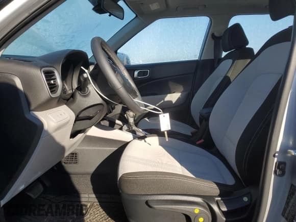 ✅ 2022 Hyundai Venue SEL • VIN: KMHRC8A3XNU200093 • Lot: 42085205. Listed on Copart with 25,549 mi. Free auction sales archive from the USA and detailed vehicle history report at DreamBid. Image 7.