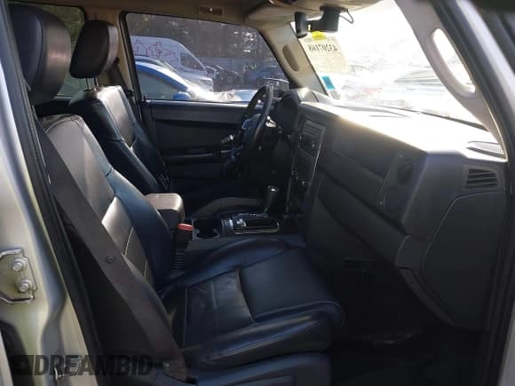 ✅ 2008 Jeep Commander Sport • VIN: 1J8HG48N58C191617 • Lot: 43207168. Wystawiony na IAAI z przebiegiem 169 842 mil. Bezpłatny archiwum sprzedaży aukcyjnych z USA i szczegółowy raport historii pojazdu na DreamBid. Zdjęcie 5.