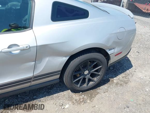 ✅ 2012 Ford Mustang V6 • VIN: 1ZVBP8AM4C5234747 • Lot: 43123966. Listed on IAAI with 196,457 mi. Free auction sales archive from the USA and detailed vehicle history report at DreamBid. Image 17.