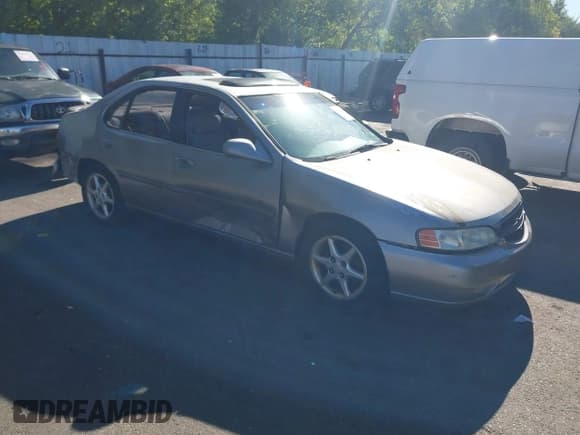 ✅ 2001 Nissan Altima GXE • VIN: 1N4DL01D11C175227 • Lot: 43282864. Listed on IAAI with Not provided. Free auction sales archive from the USA and detailed vehicle history report at DreamBid. Image 1.