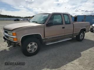 ✅ 1995 Chevrolet Silverado 1500 • VIN: 1GCEK19K3SE240496 • Lot: 80312595. Wystawiony na Copart z przebiegiem 224 792 mil. Bezpłatny archiwum sprzedaży aukcyjnych z USA i szczegółowy raport historii pojazdu na DreamBid. Zdjęcie 1.