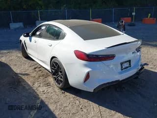 ✅ 2022 BMW M8 Competition • VIN: WBSGV0C01NCH51248 • Lot: 43332770. Wystawiony na IAAI z przebiegiem 53 461 mil. Bezpłatny archiwum sprzedaży aukcyjnych z USA i szczegółowy raport historii pojazdu na DreamBid. Zdjęcie 3.