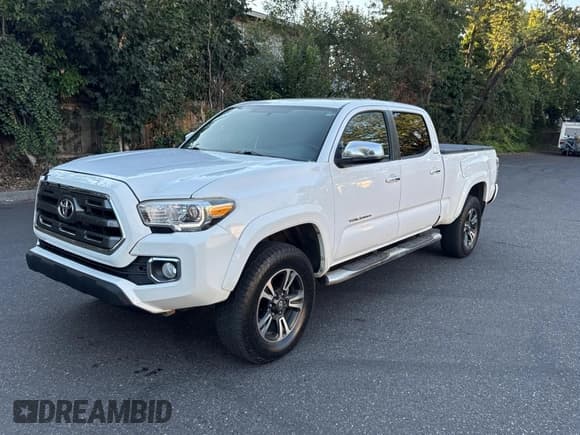 ✅ 2016 Toyota Tacoma Limited • VIN: 5TFHZ5BN5GX007493 • Lot: 70233115. Wystawiony na Copart z przebiegiem 86 313 mil. Bezpłatny archiwum sprzedaży aukcyjnych z USA i szczegółowy raport historii pojazdu na DreamBid. Zdjęcie 2.