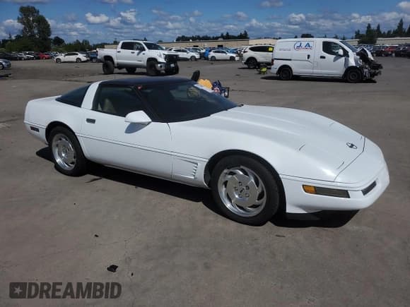 ✅ 1996 Chevrolet Corvette • VIN: 1G1YY2256T5115749 • Lot: 61529695. Wystawiony na Copart z przebiegiem 21 359 mil. Bezpłatny archiwum sprzedaży aukcyjnych z USA i szczegółowy raport historii pojazdu na DreamBid. Zdjęcie 4.