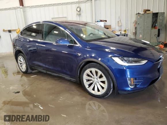 ✅ 2017 Tesla Model X 90D • VIN: 5YJXCBE20HF043732 • Lot: 54603735. Wystawiony na Copart z przebiegiem 107 147 mil. Bezpłatny archiwum sprzedaży aukcyjnych z USA i szczegółowy raport historii pojazdu na DreamBid. Zdjęcie 4.