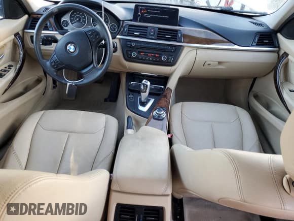 ✅ 2013 BMW 3 Series 328i xDrive • VIN: WBA3B5C57DF597532 • Lot: 76684754. Wystawiony na Copart z przebiegiem 129 840 mil. Bezpłatny archiwum sprzedaży aukcyjnych z USA i szczegółowy raport historii pojazdu na DreamBid. Zdjęcie 8.