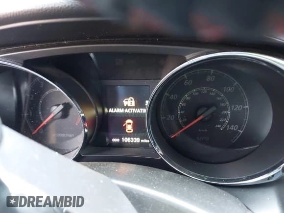 ✅ 2018 Mitsubishi Outlander ES • VIN: JA4AP3AU9JU011232 • Lot: 42057462. Wystawiony na IAAI z przebiegiem 106 339 mil. Bezpłatny archiwum sprzedaży aukcyjnych z USA i szczegółowy raport historii pojazdu na DreamBid. Zdjęcie 7.