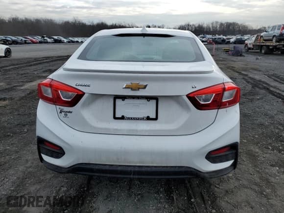 ✅ 2017 Chevrolet Cruze LT • VIN: 1G1BE5SM1H7250222 • Lot: 37597163. Listed on Copart with 80,257 mi. Free auction sales archive from the USA and detailed vehicle history report at DreamBid. Image 6.