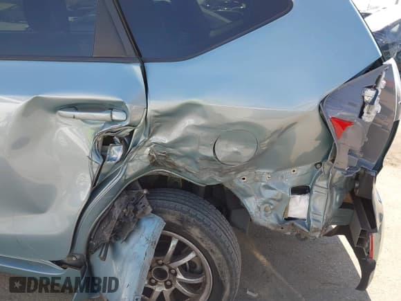 ✅ 2015 Toyota Prius Two • VIN: JTDZN3EU9FJ032759 • Lot: 42620922. Listed on IAAI with 151,572 mi. Free auction sales archive from the USA and detailed vehicle history report at DreamBid. Image 6.