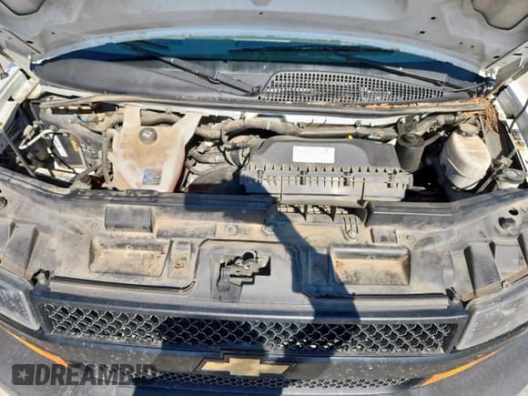 ✅ 2019 Chevrolet Express Cargo • VIN: 1GCWGAFP4K1242173 • Lot: 91474505. Wystawiony na Copart z przebiegiem 175 154 mil. Bezpłatny archiwum sprzedaży aukcyjnych z USA i szczegółowy raport historii pojazdu na DreamBid. Zdjęcie 12.