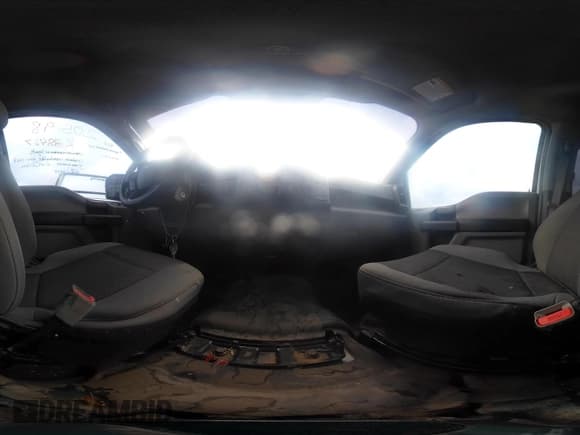 ✅ 2018 Ford F-150 XL • VIN: 1FTEW1EG9JKF64073 • Lot: 43423301. Wystawiony na IAAI z przebiegiem 103 674 mil. Bezpłatny archiwum sprzedaży aukcyjnych z USA i szczegółowy raport historii pojazdu na DreamBid. Zdjęcie 20.