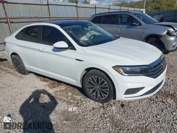 ✅ 2019 Volkswagen Jetta SEL • VIN: 3VWE57BU3KM047293 • Lot: 43499112. Wystawiony na IAAI z przebiegiem 88 584 mil. Bezpłatny archiwum sprzedaży aukcyjnych z USA i szczegółowy raport historii pojazdu na DreamBid. Zdjęcie 1.