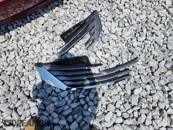 ✅ 2012 Toyota Sienna XLE AAS • VIN: 5TDYK3DC9CS242080 • Lot: 58374845. Listed on Copart with 152,411 mi. Free auction sales archive from the USA and detailed vehicle history report at DreamBid. Image 13.