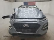 ✅ 2019 Hyundai Kona SEL • VIN: KM8K2CAA4KU228005 • Лот: 64163424. Опубликован ранее на Copart с пробегом 64 796 миль. Бесплатный доступ к архиву аукционных продаж из США и подробный отчёт об истории автомобиля на DreamBid. Изображение 5.