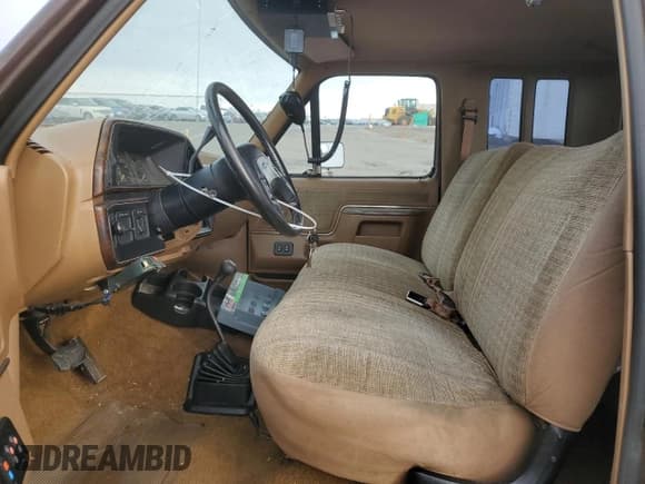 ✅ 1991 Ford F-250 • VIN: 1FTHX26G1MKB21130 • Lot: 42222245. Listed on Copart with 13,849 mi. Free auction sales archive from the USA and detailed vehicle history report at DreamBid. Image 7.