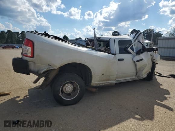 ✅ 2024 Ram 3500 Tradesman • VIN: 3C63RRGL6RG215065 • Лот: 82372655. Опубликован ранее на Copart с пробегом Не указан. Бесплатный доступ к архиву аукционных продаж из США и подробный отчёт об истории автомобиля на DreamBid. Изображение 3.