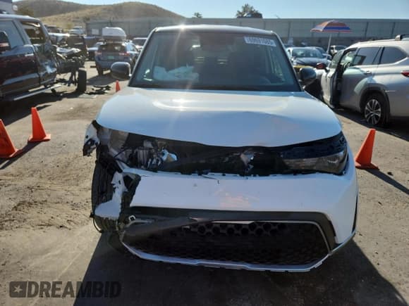 ✅ 2025 Kia Soul LX • VIN: KNDJ23AU8S7269228 • Lot: 69691085. Listed on Copart with 5,447 mi. Free auction sales archive from the USA and detailed vehicle history report at DreamBid. Image 5.