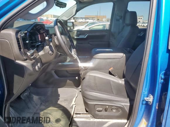 ✅ 2022 Chevrolet Silverado 1500 LTZ • VIN: 1GCPAEED1NZ554963 • Lot: 60263305. Wystawiony na Copart z przebiegiem 31 814 mil. Bezpłatny archiwum sprzedaży aukcyjnych z USA i szczegółowy raport historii pojazdu na DreamBid. Zdjęcie 7.