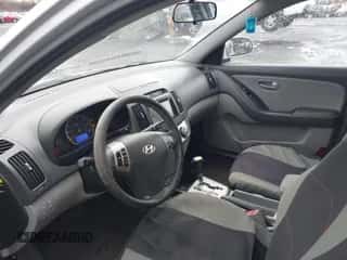 2010 Hyundai Elantra GLS z VIN KMHDU4ADXAU869788, wystawiony jako IAAI lot #43485498 z przebiegiem 213 327 mil mil oraz . Historia ofert i sprzedaży dostępna na DreamBid. Obrazek 5.