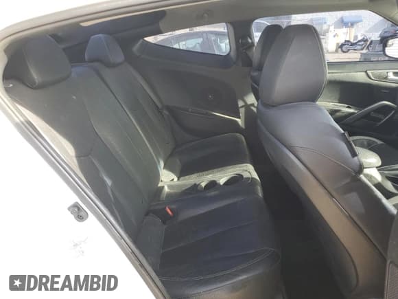 ✅ 2015 Hyundai Veloster Turbo • VIN: KMHTC6AE5FU243883 • Lot: 87482514. Wystawiony na Copart z przebiegiem 159 499 mil. Bezpłatny archiwum sprzedaży aukcyjnych z USA i szczegółowy raport historii pojazdu na DreamBid. Zdjęcie 10.