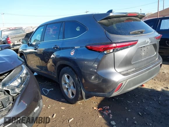 ✅ 2023 Toyota Highlander XSE • VIN: 5TDKDRBH9PS043795 • Lot: 43762218. Listed on IAAI with 40,059 mi. Free auction sales archive from the USA and detailed vehicle history report at DreamBid. Image 3.