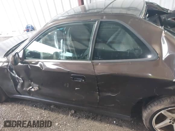 ✅ 2000 Honda Prelude • VIN: JHMBB6244YC005071 • Lot: 42648139. Listed on IAAI with 297,679 mi. Free auction sales archive from the USA and detailed vehicle history report at DreamBid. Image 14.