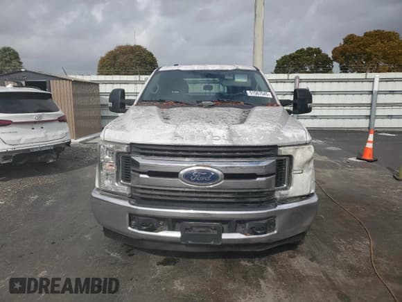 ✅ 2019 Ford F-250 • VIN: 1FD7W2ATXKED84985 • Lot: 51567545. Listed on Copart with 146,726 mi. Free auction sales archive from the USA and detailed vehicle history report at DreamBid. Image 5.
