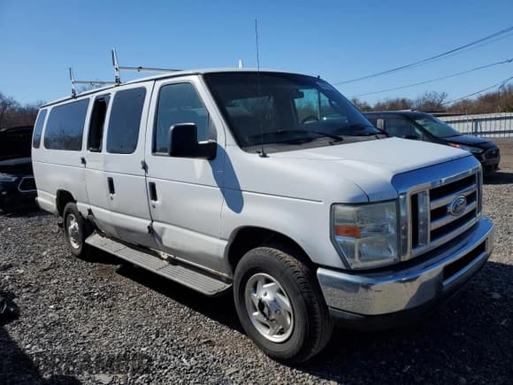 ✅ 2008 Ford Econoline Passenger XL • VIN: 1FBSS31L28DB19397 • Lot: 49433725. Listed on Copart with 166,217 mi. Free auction sales archive from the USA and detailed vehicle history report at DreamBid. Image 4.