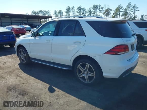 ✅ 2016 Mercedes-Benz GLE 350 • VIN: 4JGDA5JB7GA749535 • Лот: 43703442. Опубликован ранее на IAAI с пробегом 139 605 миль. Бесплатный доступ к архиву аукционных продаж из США и подробный отчёт об истории автомобиля на DreamBid. Изображение 3.