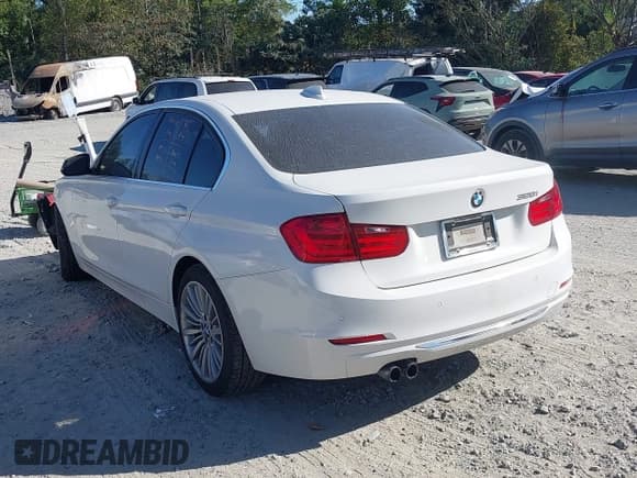 ✅ 2015 BMW 3 Series 328i • VIN: WBA3A5C50FF607100 • Lot: 43360933. Listed on IAAI with 110,190 mi. Free auction sales archive from the USA and detailed vehicle history report at DreamBid. Image 3.