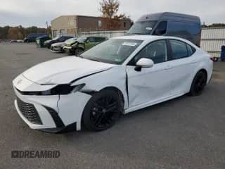 2025 Toyota Camry SE with VIN 4T1DAACK4SU526656, listed as a Copart auction lot 90372735 with 28,280 mi miles and Clean title. Bid and sale history available at DreamBid. Image 1.