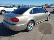 ✅ 2016 Volkswagen Passat S • VIN: 1VWAT7A36GC039971 • Lot: 43607858. Wystawiony na IAAI z przebiegiem 118 725 mil. Bezpłatny archiwum sprzedaży aukcyjnych z USA i szczegółowy raport historii pojazdu na DreamBid. Zdjęcie 4.