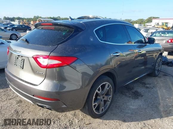 ✅ 2018 Maserati Levante GranLusso • VIN: ZN661XUL2JX259830 • Lot: 43487791. Listed on IAAI with 65,322 mi. Free auction sales archive from the USA and detailed vehicle history report at DreamBid. Image 4.