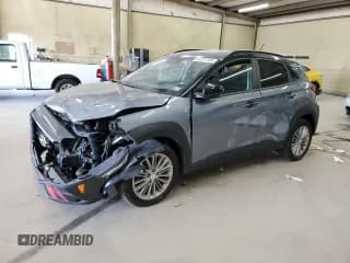 ✅ 2019 Hyundai Kona SEL • VIN: KM8K22AA0KU308301 • Лот: 64051193. Опубликован ранее на Copart с пробегом 68 333 миль. Бесплатный доступ к архиву аукционных продаж из США и подробный отчёт об истории автомобиля на DreamBid. Изображение 1.
