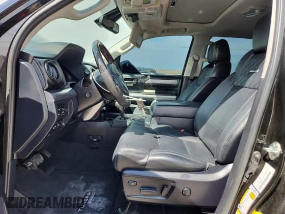 ✅ 2019 Toyota Tundra SR5 • VIN: 5TFAY5F18KX821545 • Lot: 71276995. Listed on Copart with 99,144 mi. Free auction sales archive from the USA and detailed vehicle history report at DreamBid. Image 7.