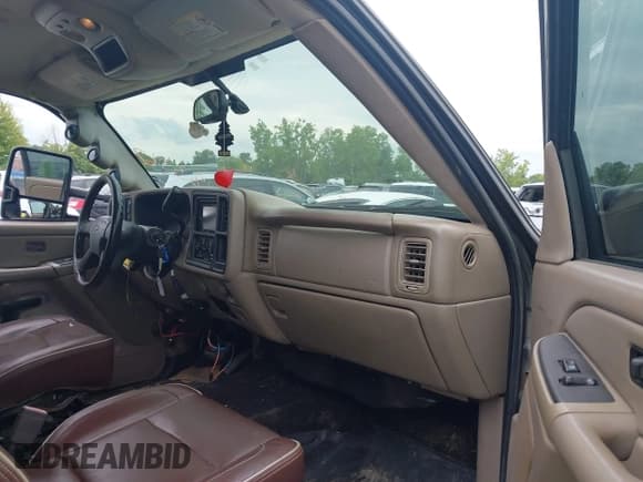 ✅ 2006 Chevrolet Silverado 2500HD LT3 • VIN: 1GCHK23D36F183567 • Лот: 42841319. Опубликован ранее на IAAI с пробегом 184 029 миль. Бесплатный доступ к архиву аукционных продаж из США и подробный отчёт об истории автомобиля на DreamBid. Изображение 5.