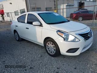✅ 2016 Nissan Versa SV • VIN: 3N1CN7AP4GL876461 • Lot: 43082150. Wystawiony na IAAI z przebiegiem 138 745 mil. Bezpłatny archiwum sprzedaży aukcyjnych z USA i szczegółowy raport historii pojazdu na DreamBid. Zdjęcie 1.