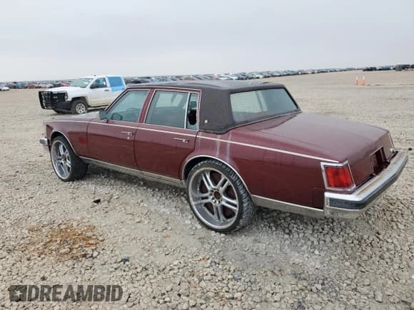 ✅ 1977 Cadillac Seville • VIN: 6S69R7Q468916 • Lot: 45936405. Listed on Copart with 7,446 mi. Free auction sales archive from the USA and detailed vehicle history report at DreamBid. Image 2.