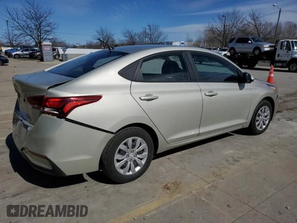 ✅ 2018 Hyundai Accent SE • VIN: 3KPC24A36JE007261 • Лот: 50502095. Опубликован ранее на Copart с пробегом 51 262 миль. Бесплатный доступ к архиву аукционных продаж из США и подробный отчёт об истории автомобиля на DreamBid. Изображение 3.