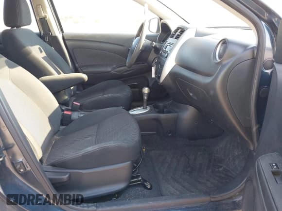 ✅ 2016 Nissan Versa SV • VIN: 3N1CN7AP3GL831401 • Lot: 43229155. Wystawiony na IAAI z przebiegiem 124 077 mil. Bezpłatny archiwum sprzedaży aukcyjnych z USA i szczegółowy raport historii pojazdu na DreamBid. Zdjęcie 5.