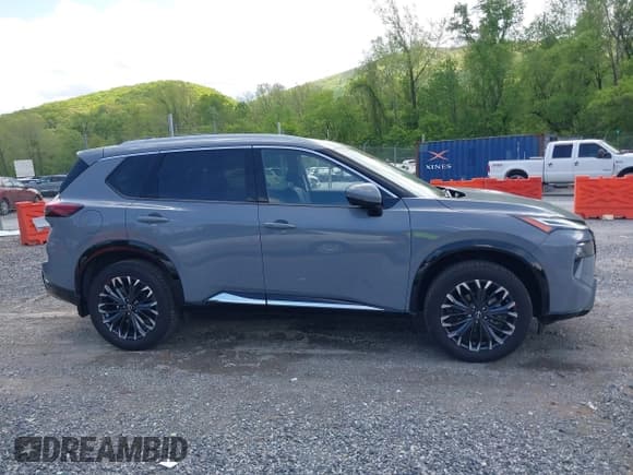 ✅ 2024 Nissan Rogue Platinum • VIN: JN8BT3DD4RW455608 • Lot: 42165723. Listed on IAAI with 4,682 mi. Free auction sales archive from the USA and detailed vehicle history report at DreamBid. Image 13.