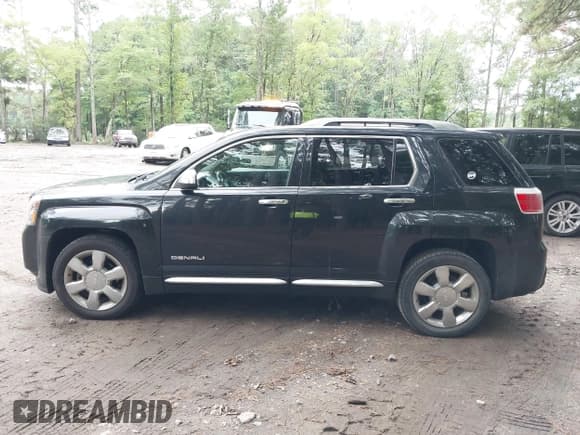 ✅ 2013 GMC Terrain Denali • VIN: 2GKFLYE32D6302491 • Lot: 43041885. Listed on IAAI with 200,296 mi. Free auction sales archive from the USA and detailed vehicle history report at DreamBid. Image 14.