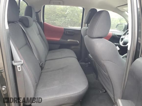 ✅ 2019 Toyota Tacoma SR • VIN: 5TFAX5GN2KX142794 • Лот: 85178955. Опубликован ранее на Copart с пробегом 88 341 миль. Бесплатный доступ к архиву аукционных продаж из США и подробный отчёт об истории автомобиля на DreamBid. Изображение 10.